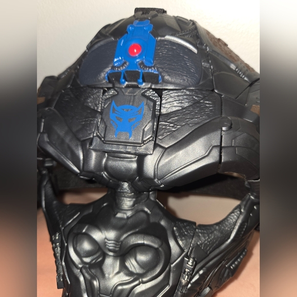 Transformers: Rise of the Beasts Movie Optimus Primal 2-in-1 Converting Mask - Picture 2 of 10